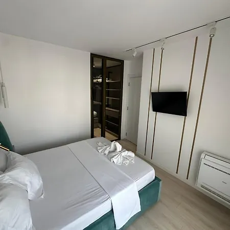 Galaxy Luxury #3 Center Apartment *